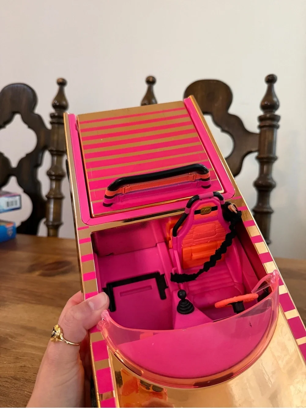 L O.L. Surprise! Car-Pool Coupe by MGA Entertainment.